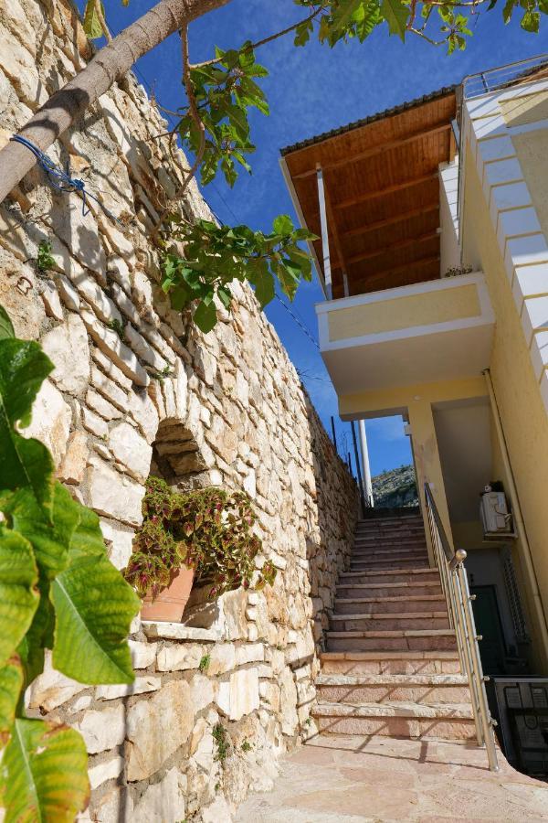 Sunny Holiday Sarandë Exteriör bild