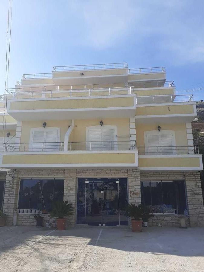 Sunny Holiday Sarandë Exteriör bild